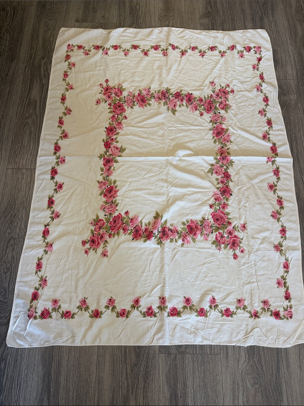 Vintage Rectangular Shabby Chic Cottagecore Table Cloth Cover Pink Red Roses